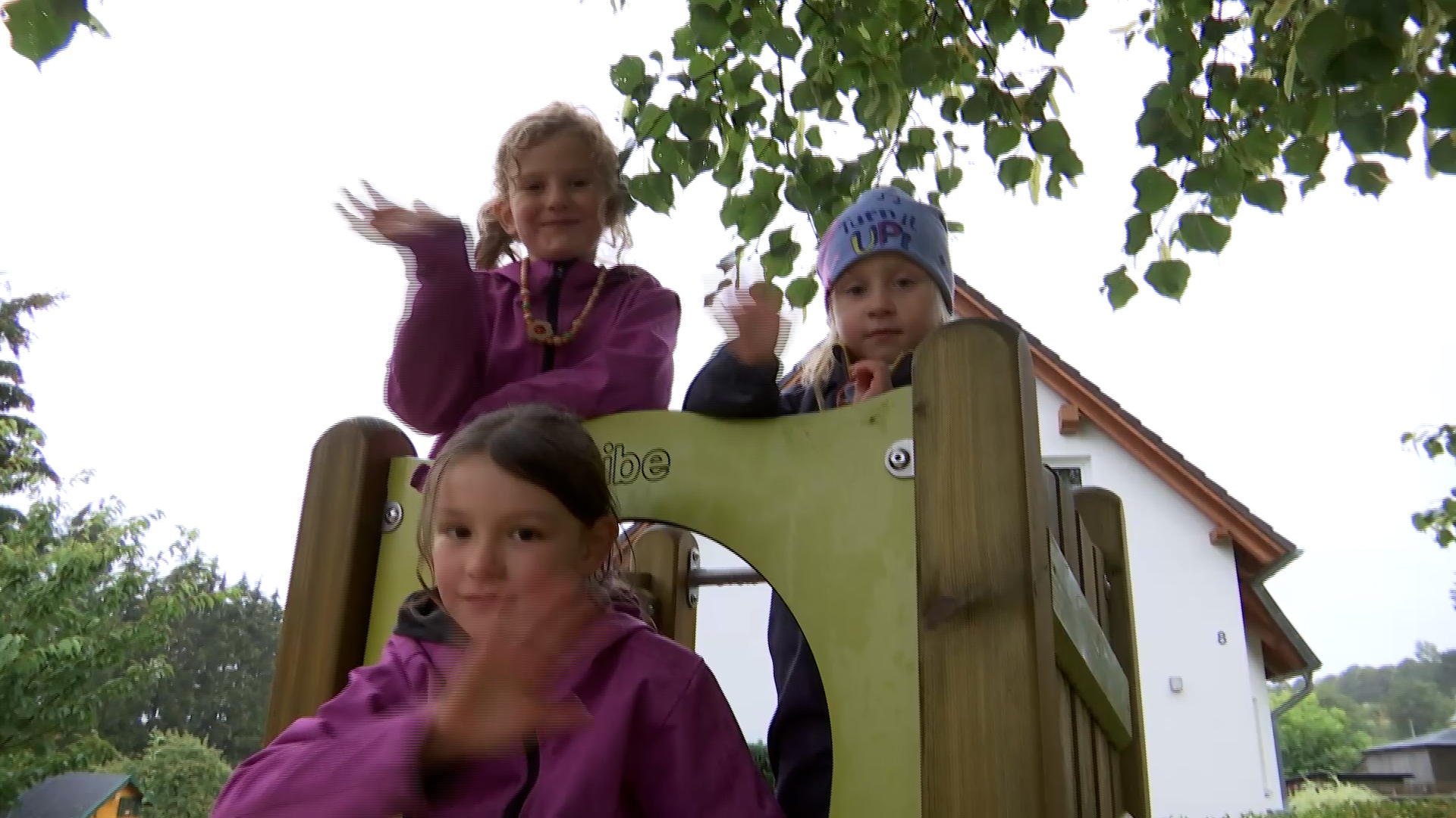 MEgional am 29. September 2020 mit einer Spielplatzeinweihung in Krumhermersdorf